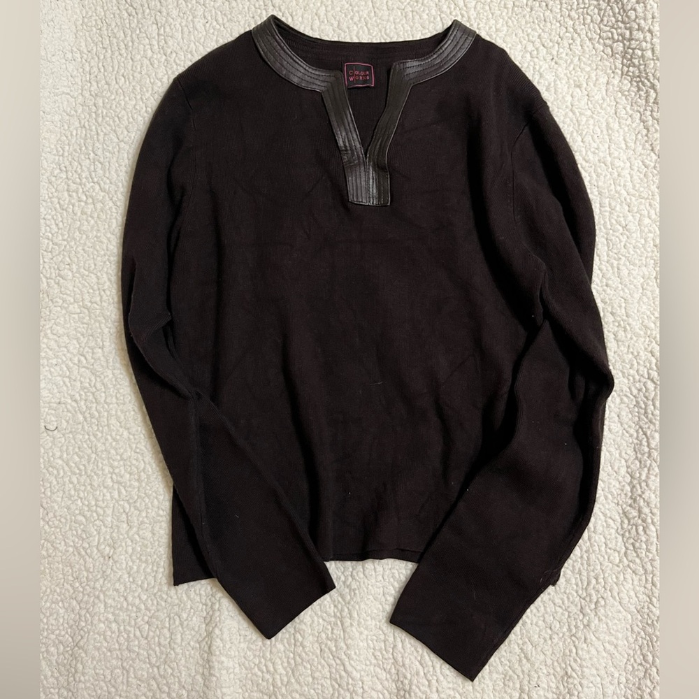 Elegant Black Long Sleeve Top with Gray Accents